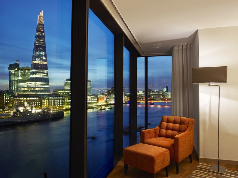 ChevalThreeQuays-Deluxe Two Bedroom Apartment River View-020.jpg