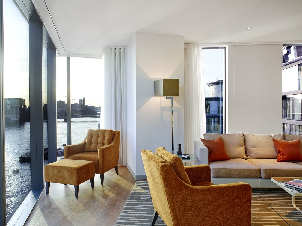 ChevalThreeQuays-Deluxe Three Bedroom Apartment Tower Bridge View-029