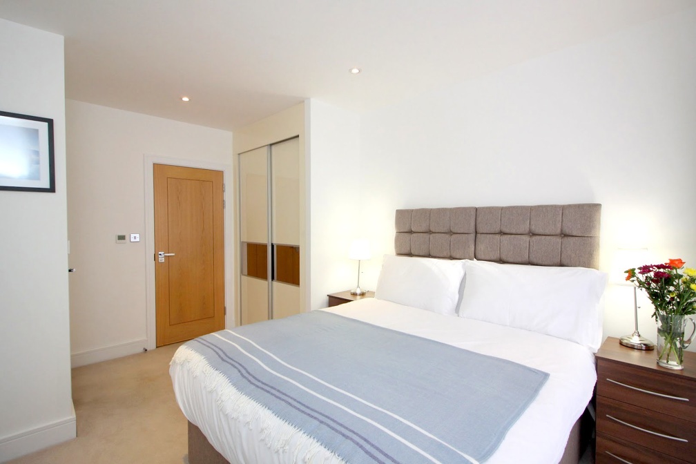 p-Kingston-Lanyard-2-bed-master-bedroom-3-im