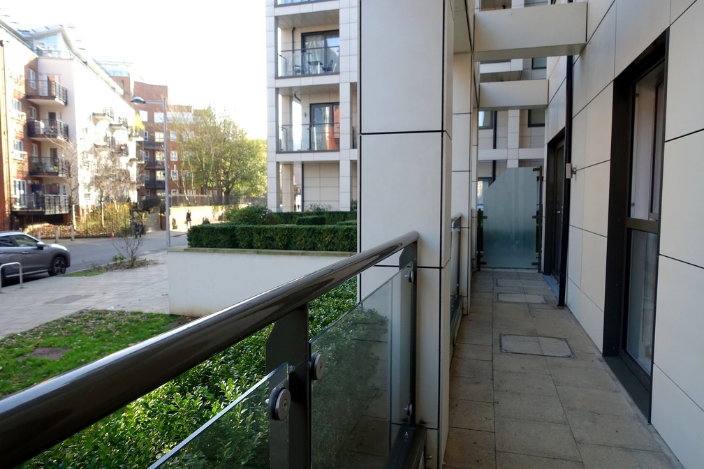 v-Kingston-Lanyard-2-bed-balcony-2-pic