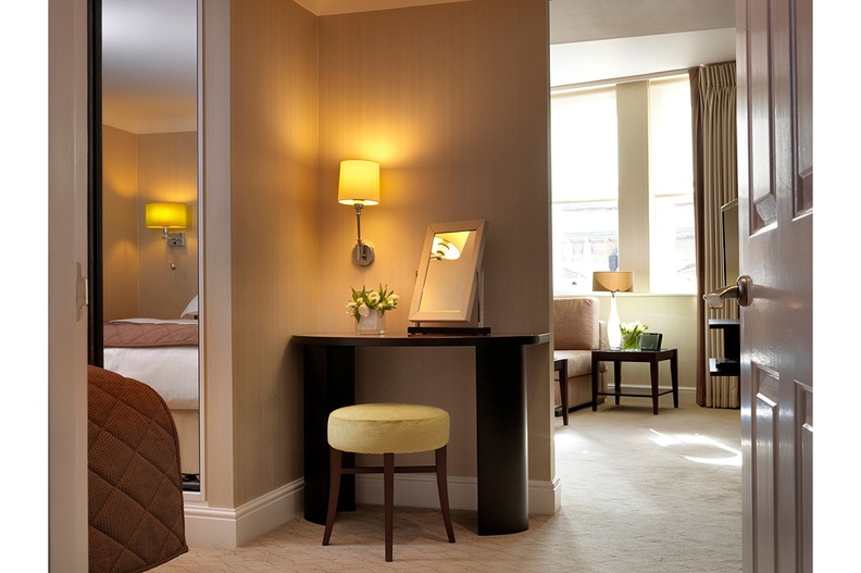 Luxury-One-Bedroom---B-Block-CCH_L1B-(5).jpg