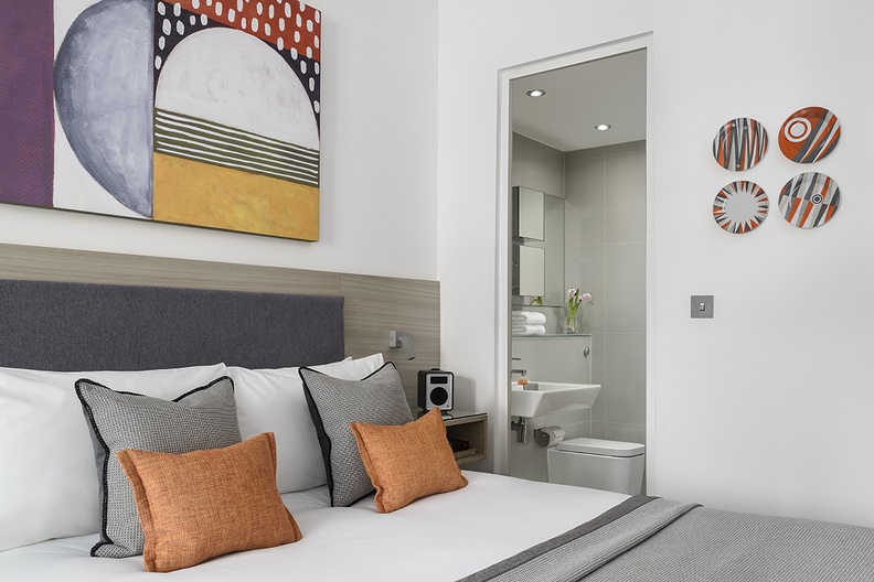 Templeton_Place_Supercity_Serviced_Apartment_London_Earlscourt_Studio_Suite_Bedroom_Door.jpg