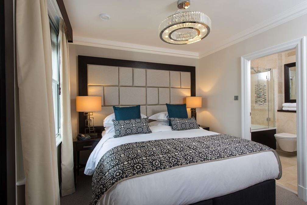Fraser-Suites-Kensington-Two-Bedroom-Premier-Master-Bedroom