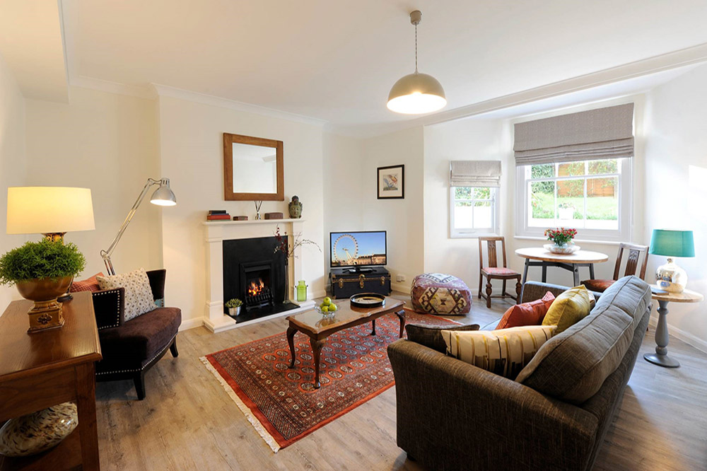 45-The-Brooke-Lounge-20-The-Barons-Luxury-Serviced-Apartments-Richmond,-Twickenham,-South-West-London,-TW1