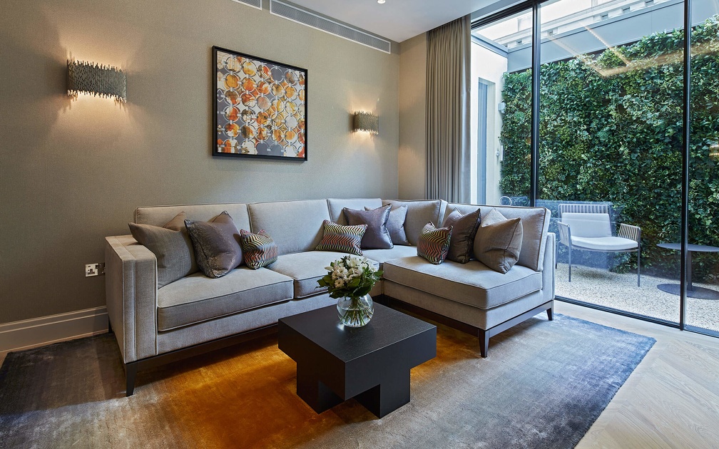 Cheval Hyde Park Gate -Deluxe Two-Bedroom Apartments -living-room-01