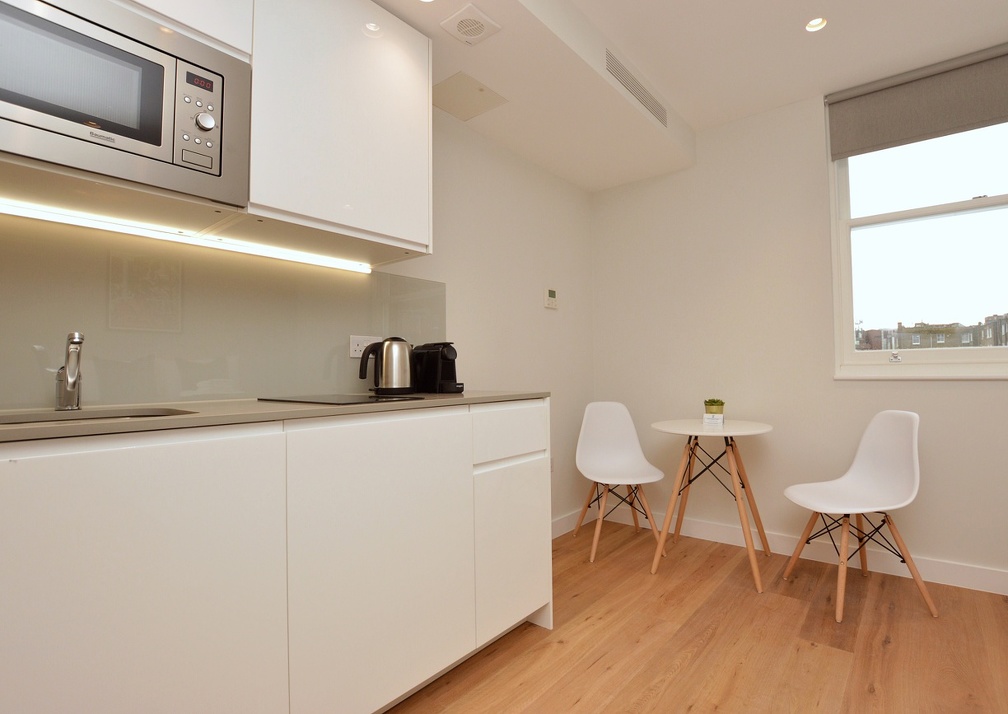 Cromwell Serviced Apartments - Double Studio (1)