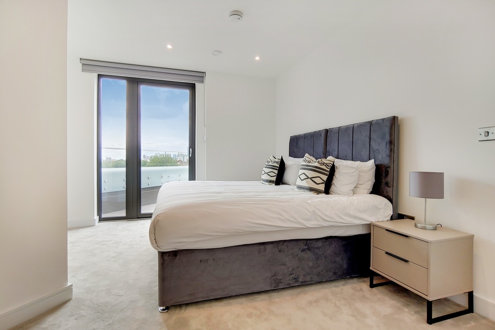 Accesshoxton-flat 23- cassia-3 bed 2 bath penthouse flat 23- cassia-2 Master Bedroom-0
