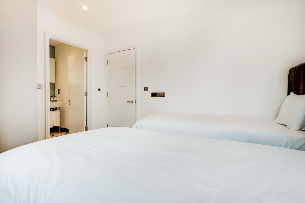 Accesshoxton-flat 23- cassia-3 bed 2 bath penthouse flat 23- cassia-5 Bedroom 2-0