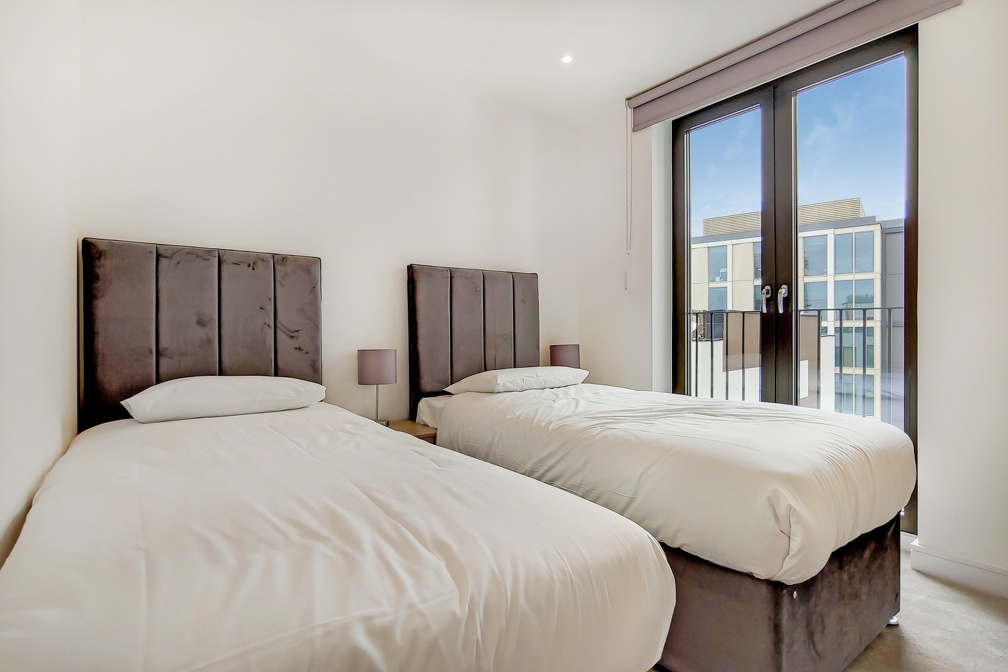 Accesshoxton-flat 23- cassia-3 bed 2 bath penthouse flat 23- cassia-7 Bedroom 3-0