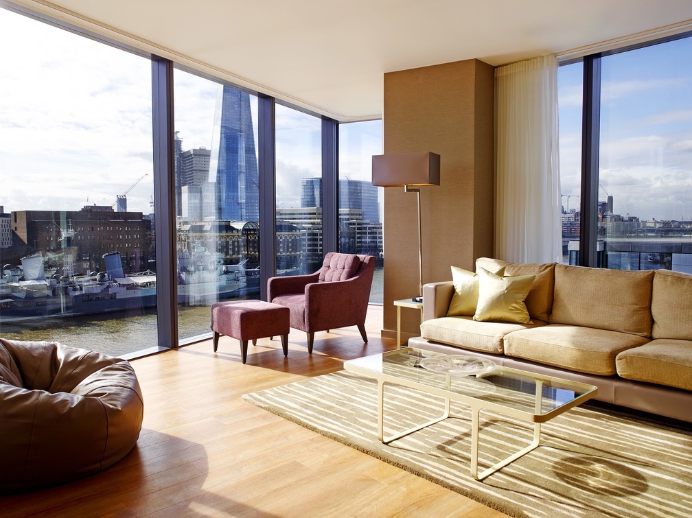 ChevalThreeQuays-Deluxe Three Bedroom Apartment Tower Bridge View-028