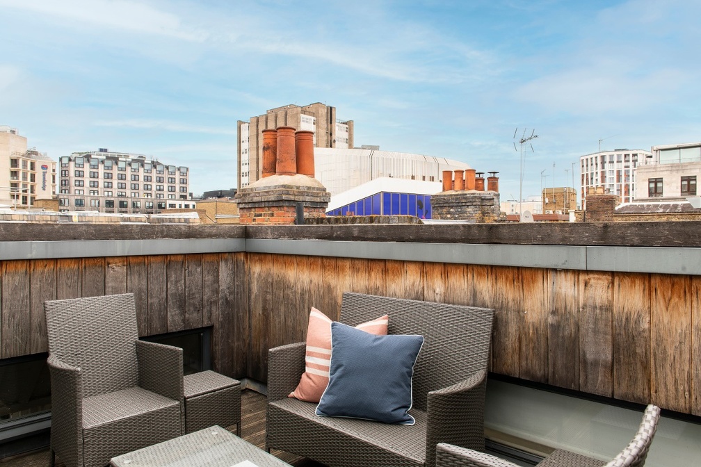3Bed-shoot-3-4-arne-st-covent-garden-33 lo