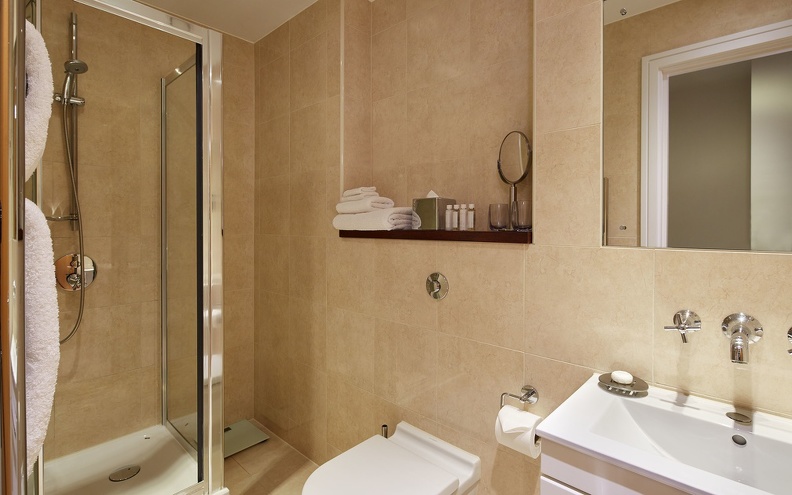 LuxuryOne-Bedroom-Bathroom-1.jpg