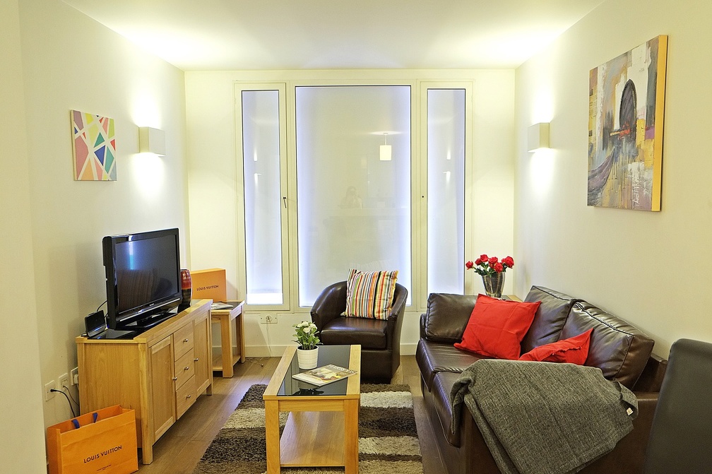 London City Serviced Apartments A - Living Room - Urban Stay 2