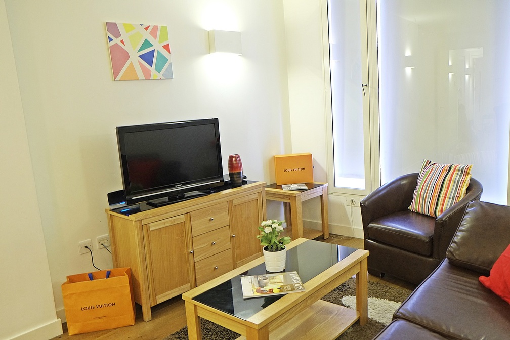 London City Serviced Apartments A - Living Room - Urban Stay 4