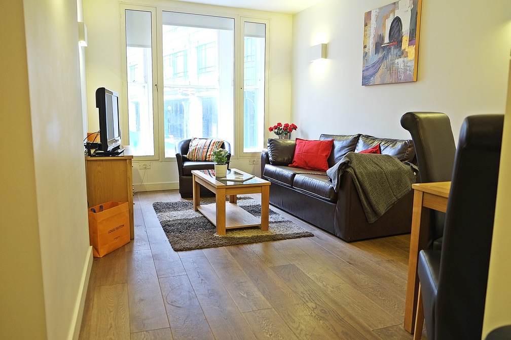 London City Serviced Apartments A - Living Room - Urban Stay 5