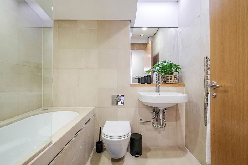 Stay&Co-Holborn-Superior-1bed-Flat-5-Bathroom.jpg