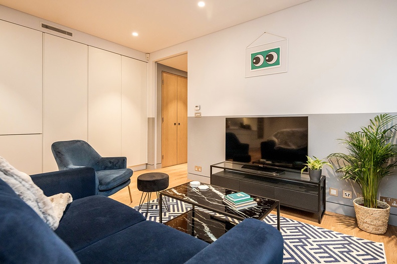 Stay&Co-Holborn-Superior-1bed-Flat-7-Living-Room.jpg