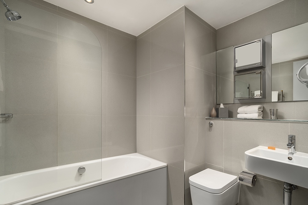 Templeton Place Supercity Serviced Apartment London Earlscourt Premier Studio Suite Bathroom