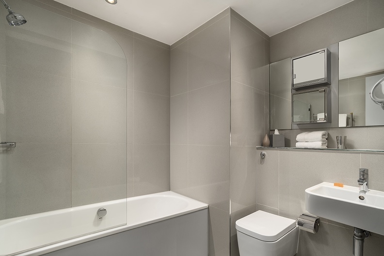 Templeton_Place_Supercity_Serviced_Apartment_London_Earlscourt_Premier_Studio_Suite_Bathroom.jpg