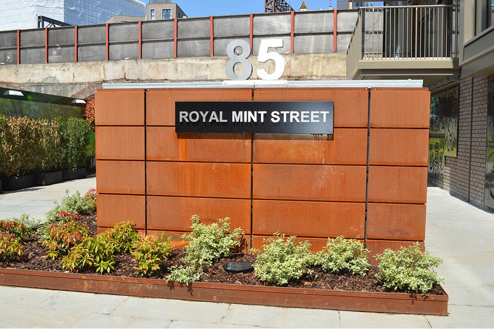 Access Royal Mint - Building Gardens - 87435