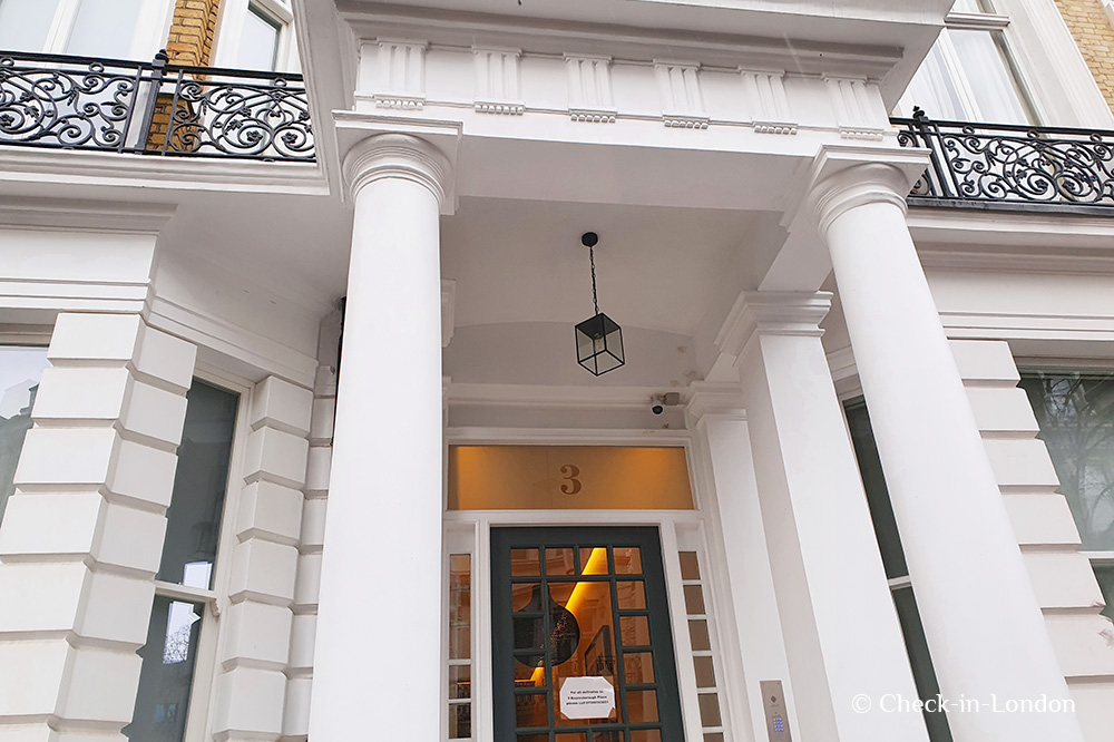 Cromwell Serviced Apartments - Entrance