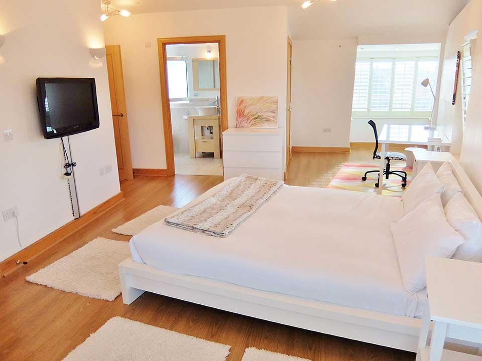 3-master-bedroom-Hampton-Court-3-bed-penthouse