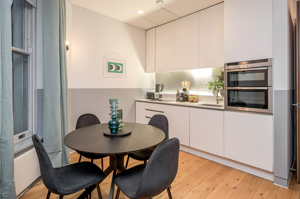 Stay&amp;Co-Holborn-Superior-1bed-Flat-1-Kitchen