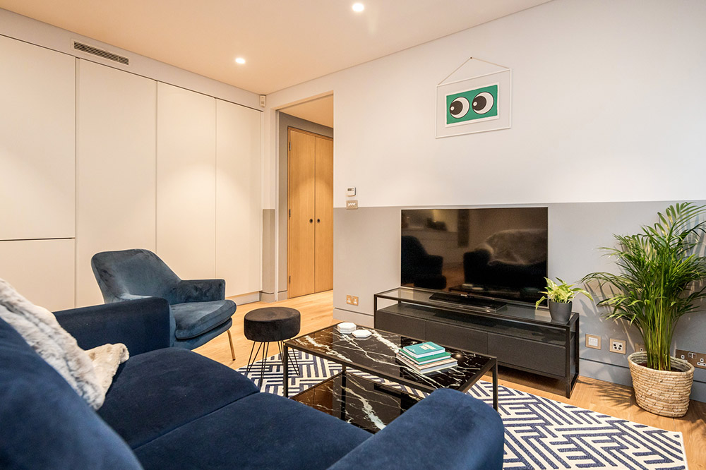 Stay&amp;Co-Holborn-Superior-1bed-Flat-7-Living-Room