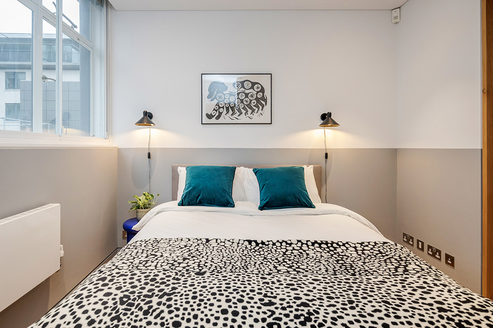 Stay&amp;Co-Holborn-Superior-1bed-Flat-8-Bedroom